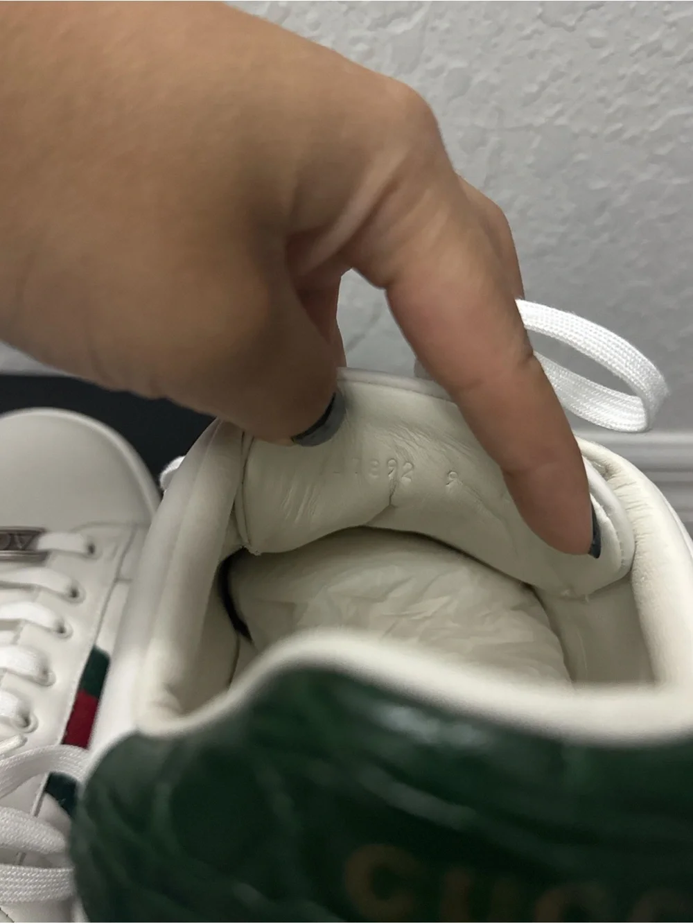 Gucci White Leather Sneakers with Green and Red Web Stripe